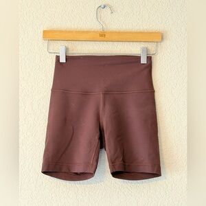 Lululemon Women’s Wunder Train High Rise Short in Espresso - 6”, Sz 4